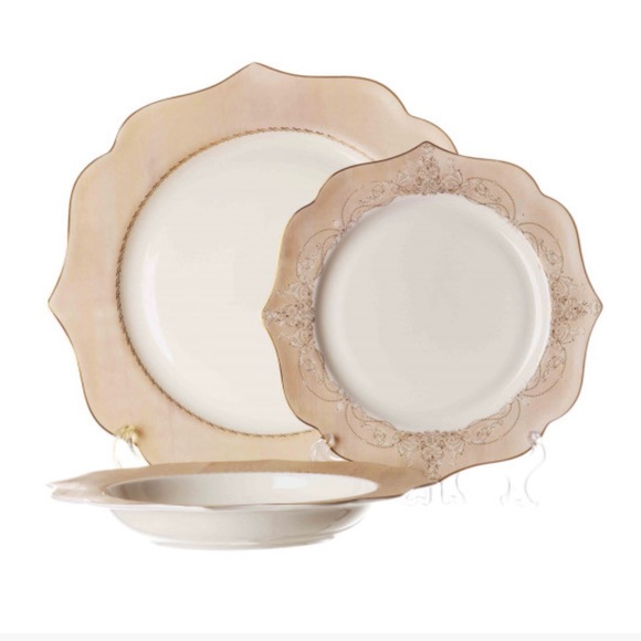 Brilliant Victoria Bone China 18 Piece Dinnerware Set Service for 6 - Picture 1 of 4